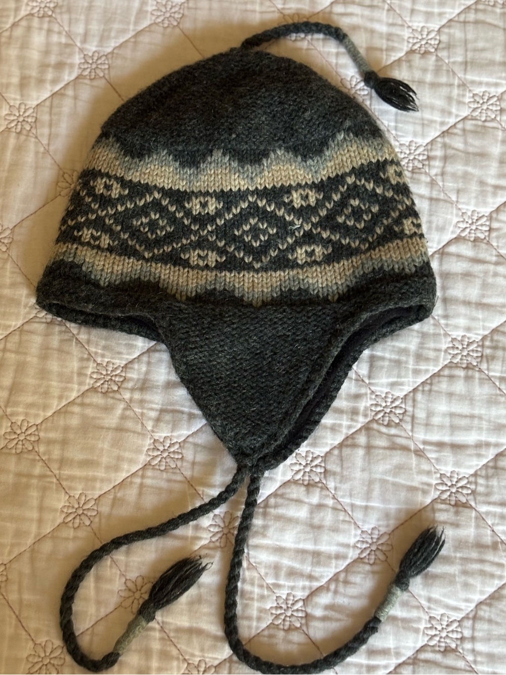 Wilsons Leather Dark Gray and Cream Men  Earflap Knit Hat
